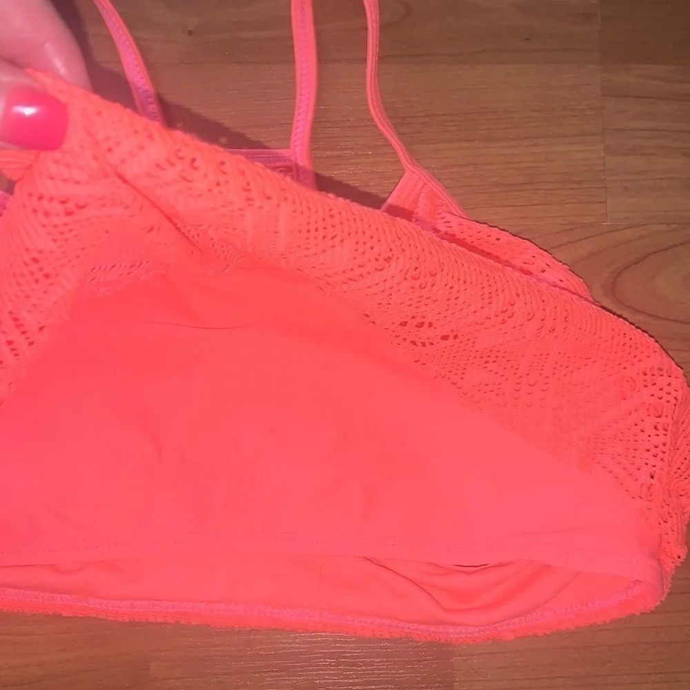 SO girls 2 pieces swimsuit with crochet like material Size 14